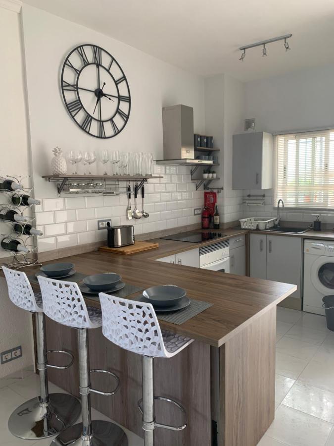 Tres Hermanos - Spacious Modern 2 Bedroom Apartament *